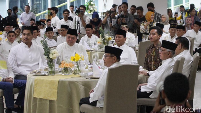 Dito Ariotedjo Jelaskan Alasan Gibran Beda Pakai Batik di Bukber Golkar