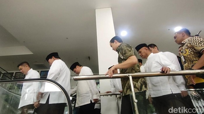 Prabowo Hadiri Acara Bukber di Markas Golkar, Disambut Airlangga