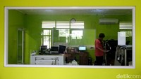 Pada 1997, yayasan memperluas kegiatan keagamannya dengan menginisiasi komputerisasi Al-Quran braille. Sejak itu, Raudlatul Makfufin memperoleh izin mencetak Al-Quran braille.