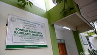 Meskipun demikian, Pimpinan yayasan pun tetap membuka tangan bila ada yang kelapangan rejeki dan bersedia menjadi donatur dengan senang hati demi kelangsungan jalannya pesantren tunanetra ini.