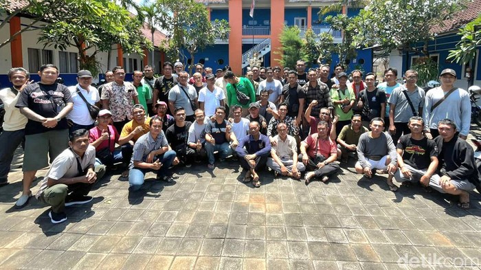 Paguyuban sopir kontrak di Pemkab Klungkung mengadakan pertemuan, Jumat (29/3/2024). (Foto : Putu Krista / detikBali).