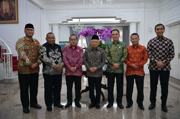Wakil Presiden RI Maruf Amin mendukung target Komisi Pengawas Persaingan Usaha (KPPU) untuk mencetak Sejuta Penyuluh Kemitraan Usaha Mikro, Kecil, dan Menengah (UMKM) dalam lima tahun ke depan tepatnya dari 2024-2029.