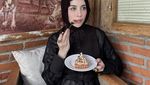 Momen Seru Aghnia Punjabi Saat Ngopi hingga Dinner Bersama Sang Suami