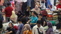 Hari ini dan Minggu diperkirakan masih ramai pembeli karena minggu depan sudah masuk periode mudik. 