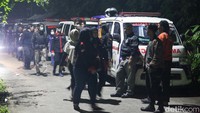 Berdasarkan pantauan detikcom di dekat lokasi kebakaran gudang peluru di Gunung Putri, Kabupaten Bogor, Sudah sedikit kondusif.
