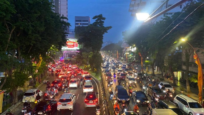 arus lalin surabaya