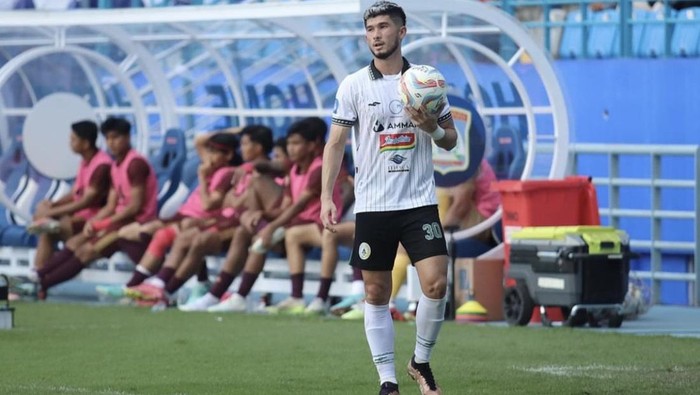 Bek PSS Sleman, Kevin Gomes de Oliviera. Diunggah Sabtu (30/3/2024).
