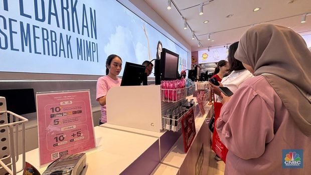 Grand opening Miniso di Transmart Kota Kasablanka, Sabtu (30/3/2024). (CNBC Indonesia/Mentari Puspadini)