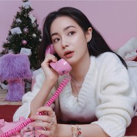 Terlepas dari kritik yang diterimanya, Hong Su Zu adalah seorang model sebelum ia beralih ke dunia seni peran. Kecantikan yang dimilikinya bahkan membuatnya didapuk menjadi model untuk brand besar seperti Dior, Samsung Galaxy S7, dan Celine. Foto: Dok. Instagram