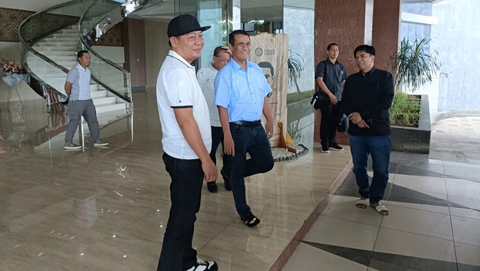 Ketua DPW NasDem Sulsel Rusdi Masse menemui Mentan Amran Sulaiman di Makassar, Sabtu (30/3/2024).