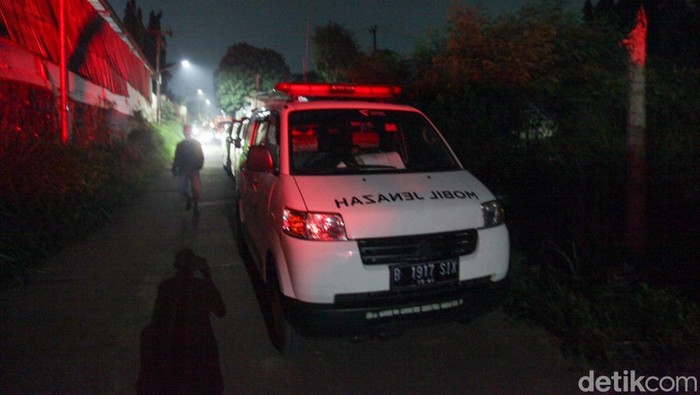 Kondisi Terkini Gudang Peluru Usai Kebakaran Kebakaran Gudang Munisi Daerah (Gudmura) Kodam Jaya di Kabupaten Bogor mulai terjadi pukul 18.05 WIB tadi. Berikut kondisi terkininya.