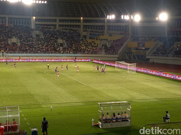 Laga Persis Solo mengadapi RANS Nusantara di Stadion Manahan Solo, Sabtu (30/3/2024) malam.