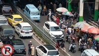 Diketahui geliat Pasar Tanah Abang di Jakarta Pusat mulai terlihat sejak bulan suci Ramadan. 