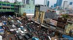 Potret Sabtu Siang, Macet Parah di Pasar Tanah Abang