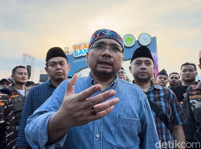 Menteri Agama, Yaqut Cholil Qoumas, saat diwawancarai detikJateng di Kabupaten Rembang, Sabtu (30/3/2024) petang.