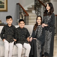 “Kaka Mikhayla ❤️❤️ cantik banget,” komentar seorang pengguna Instagram. Ada pula yang berkomentar, “Papa ardi & cowo2 juga gak kalah gantengnya.” (Foto: Instagram/@ramadhaniabakrie)