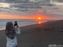 Hidden Gems di Bantul: Pantai Pandansari, Punya Hutan Cemara dan Mercusuar