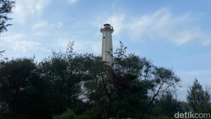 Pantai Pandansari di Yogyakarta memiliki mercuar