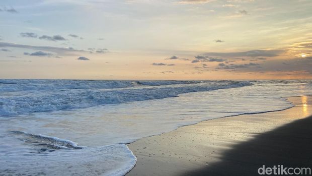 Pantai Pandansari di Yogyakarta memiliki mercuar