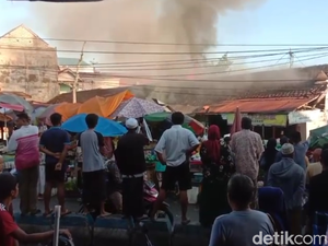 Pasar Waru Pamekasan Terbakar, 2 Unit Mobil PMK Diterjunkan