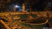 Gudang peluru itu terbakar pada Sabtu (30/3) malam. Ledakan terjadi beberapa kali selama kebakaran berlangsung. 
