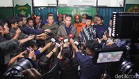 Bey menjelaskan terkait situasi terkini pasca kebakaran. 
