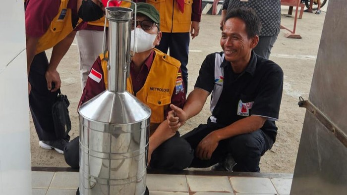 Polda Sumsel bersama dengan Dinas Perdagangan Kota Palembang sidak SPBU Kertapati Jelang Lebaran.