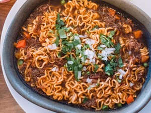 Resep Mie Kuah Daging Bumbu Semur, Gurih Manisnya Mantap
