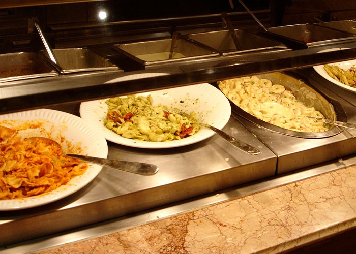 Kacau! 10 Hidangkan Makanan Buruk di Acara Pernikahan
