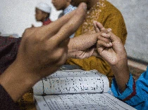 Kala Sahabat Tuli Belajar Tadarus dalam Kesunyian