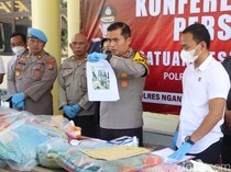Polisi Datangi Tempat Hiburan Nganjuk Cari Identitas Mayat Terbungkus Seprai