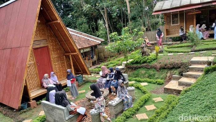 Antusiasme anak-anak di Rancah Ciamis ikuti kegiatan Ngaji Bareng Ramadan di TBM Sabilul Huda.