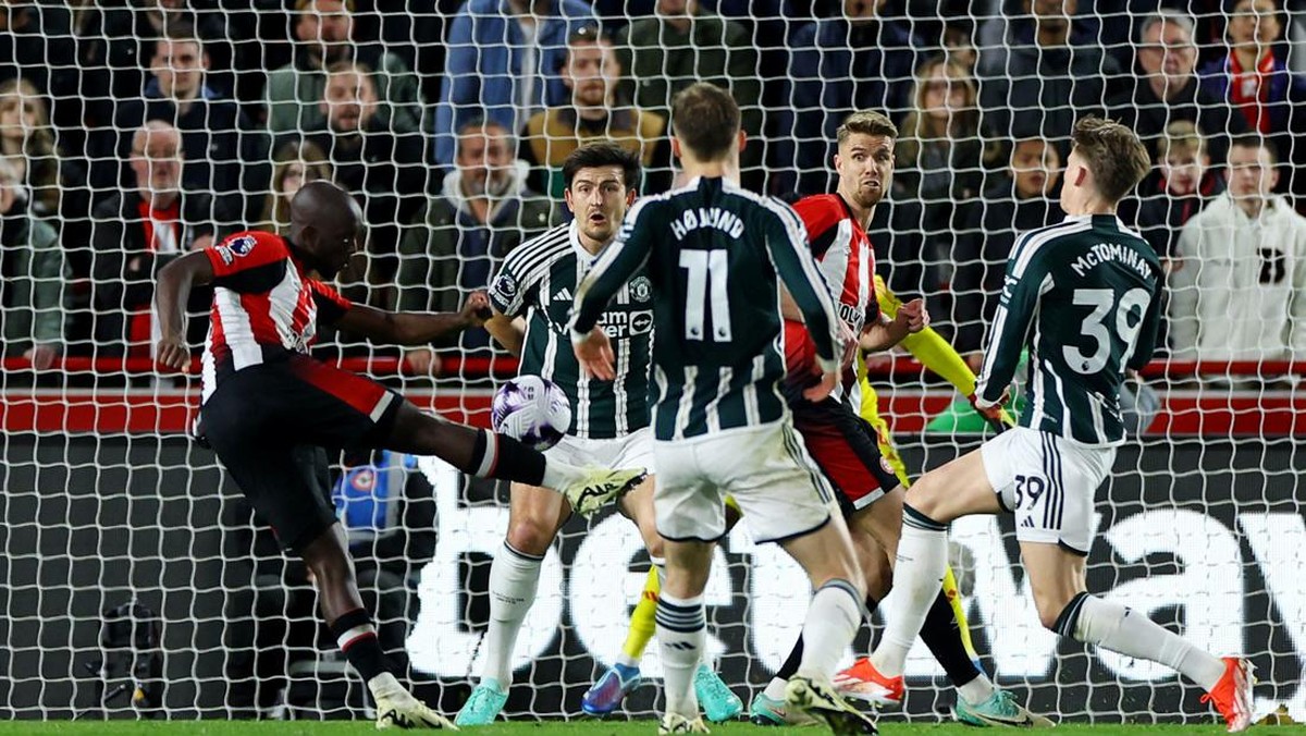 Manchester United rapuh sekali musim ini (REUTERS/Toby Melville)