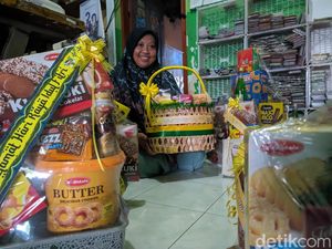 Tangan Kreatif Emak-emak Ponorogo Bisnis Parsel Lebaran Banjir Cuan