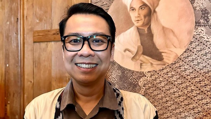 Hilbram Dunar meninggal dunia.