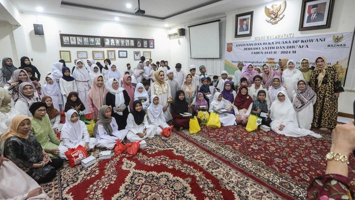 Kowani Santuni Anak Yatim dan Duafa Kowani berbuka puasa bersama anak yatim dan duafa. Acara ini bertema 'Ramadan meningkatkan kesalehan sosial untuk menguatkan persaudaraan.