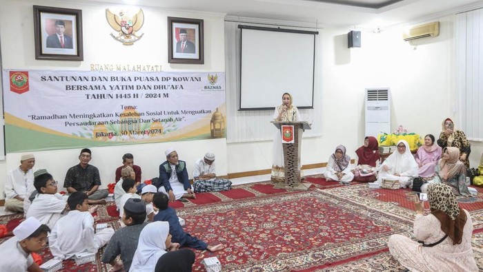 Kowani Santuni Anak Yatim dan Duafa Kowani berbuka puasa bersama anak yatim dan duafa. Acara ini bertema 'Ramadan meningkatkan kesalehan sosial untuk menguatkan persaudaraan.