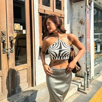 Melalui akun Instagram pribadinya Marion Jola membagikan momen dirinya saat berada di Thailand. Pamer body goals, Marion tampak mengenakan pakaian crop top yang memperlihatkan perut ratanya. Foto: Instagram/@lalamarionmj