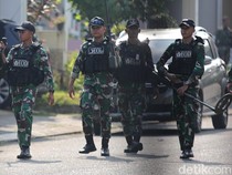 Momen Tim Jihandak Sisir Perumahan Radius 1 Km dari Gudang Amunisi