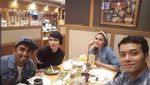 Momen Vicky Shu Saat Makan di Restoran hingga Belanja Makanan
