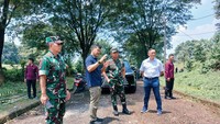 Jenderal Agus kemudian mendatangi lokasi kebakaran hari ini. (Foto: dok. Puspen TNI)