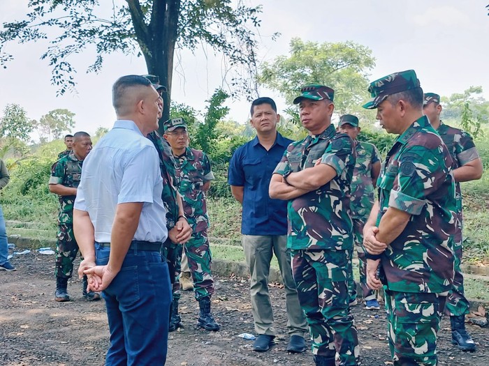 Panglima TNI saat mengecek gudang amunisi yang terbakar (dok. Puspen TNI) Panglima TNI saat mengecek gudang amunisi yang terbakar (dok. Puspen TNI)