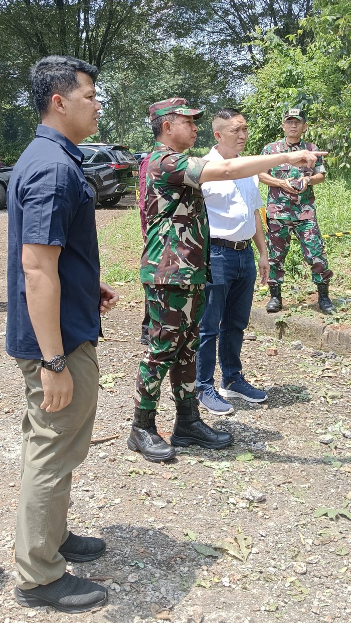 Panglima TNI saat mengecek gudang amunisi yang terbakar (dok. Puspen TNI) Panglima TNI saat mengecek gudang amunisi yang terbakar (dok. Puspen TNI)