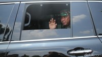 Agus mengatakan pihaknya sedang menyisir perumahan masyarakat di radius 2 km dari lokasi gedung amunisi yang terbakar. Dia menyebutkan TNI akan melakukan perbaikan jika ada kerusakan pada rumah warga.