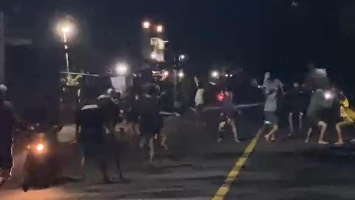 Perang sarung di Bangkalan