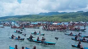Mengantarkan Patung Yesus Tersalib dan Tuan Ma Saat Semana Santa 2024