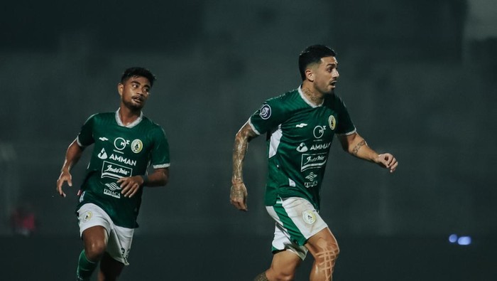 PSS Sleman saat menghadapi Madura United, Jumat (29/3/2024).