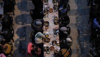 Meski begitu suasana berbuka puasa bersama tetap syahdu.