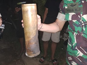 Selongsong Diduga Bagian Meriam Ditemukan Dekat TKP Ledakan Gudang Munisi