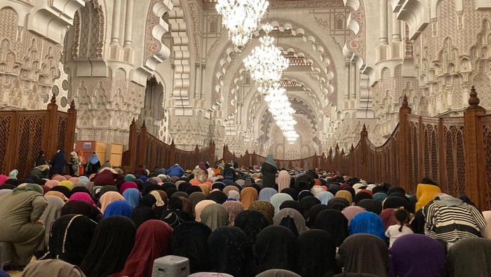 Tarawih di masjid Maroko